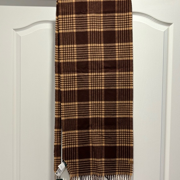 Roots New Scarf - Picture 3 of 3